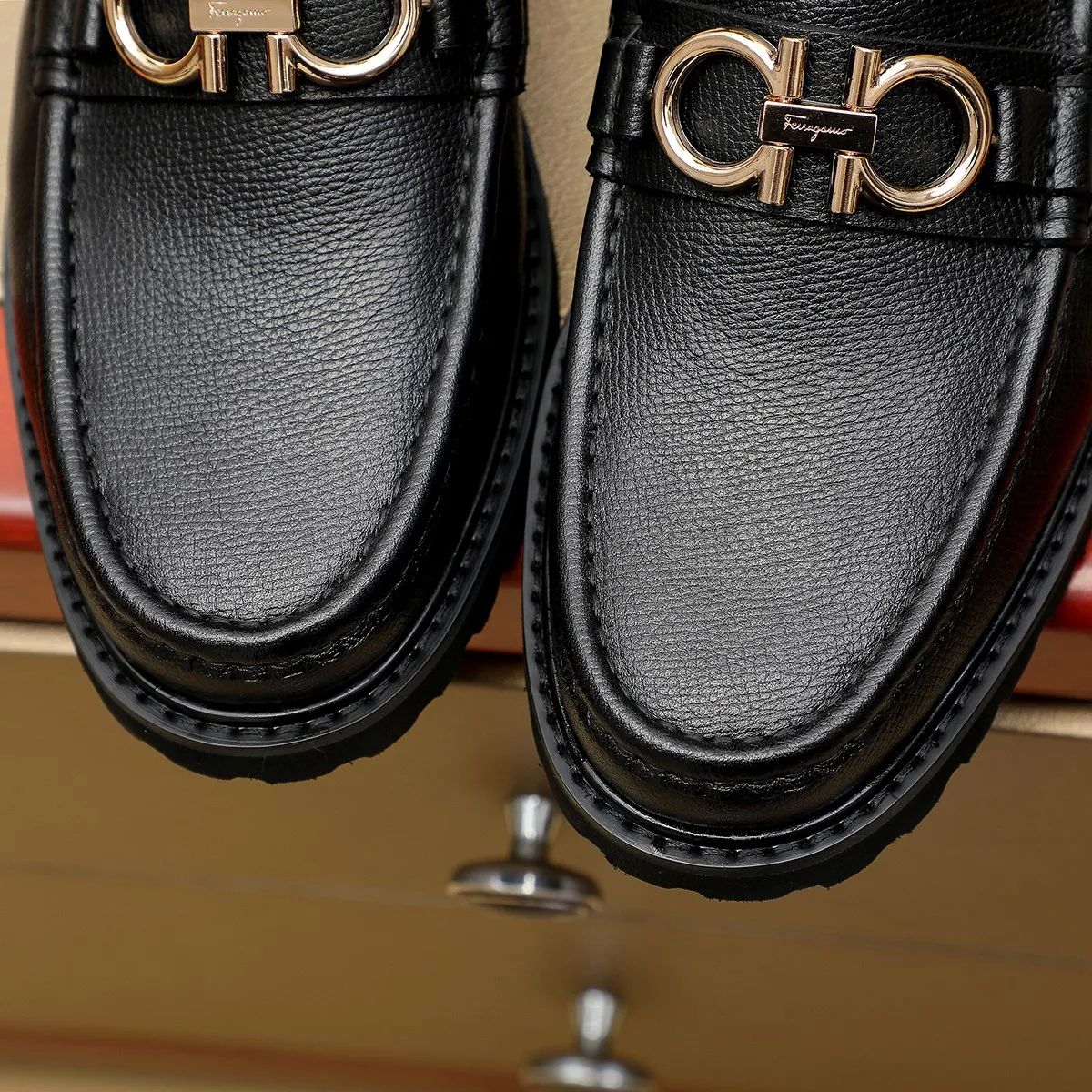 Men's shoes 💰440 Ferragamo [Ferragamo] top imported suit men's shoes 💯Original copy of the official website, product materials: selected imported embossed calfskin + luxury hardware buckle accessories ~ imported water-dyed cow 🐂 leather lining. Strong three-dimensional visual effect, original combination outsole, multiple colors available😘 Size: 39-44 (38.45.46. Customized)